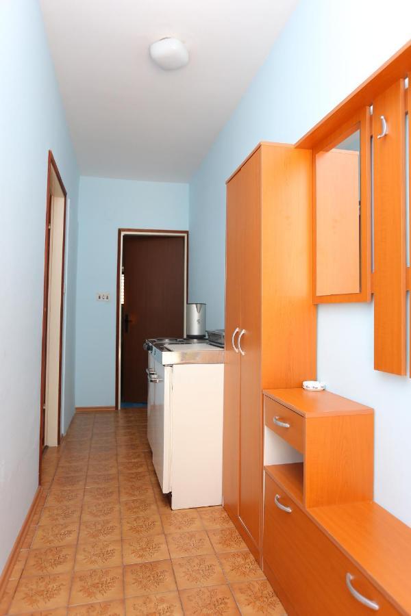 Rooms With A Parking Space Split - 17766 외부 사진